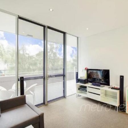 Sun-Drenched 3 Bedroom Apartment In Turrella Mascot Exterior foto